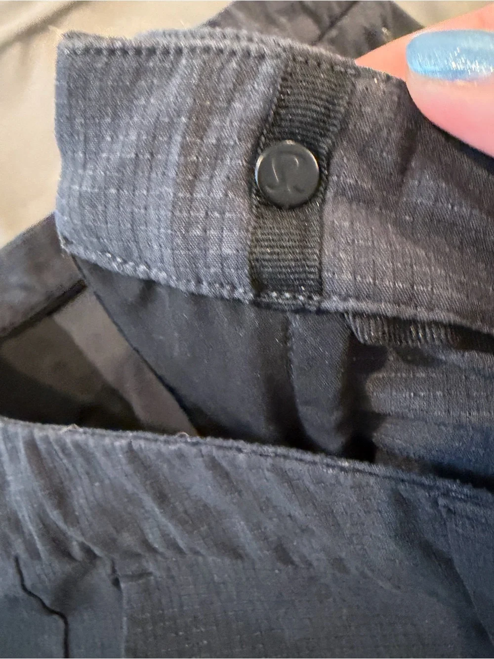 Lululemon Commission Chino Shorts Men’s 38 Charcoal Gray Textured 9” Inseam - Picture 5 of 6